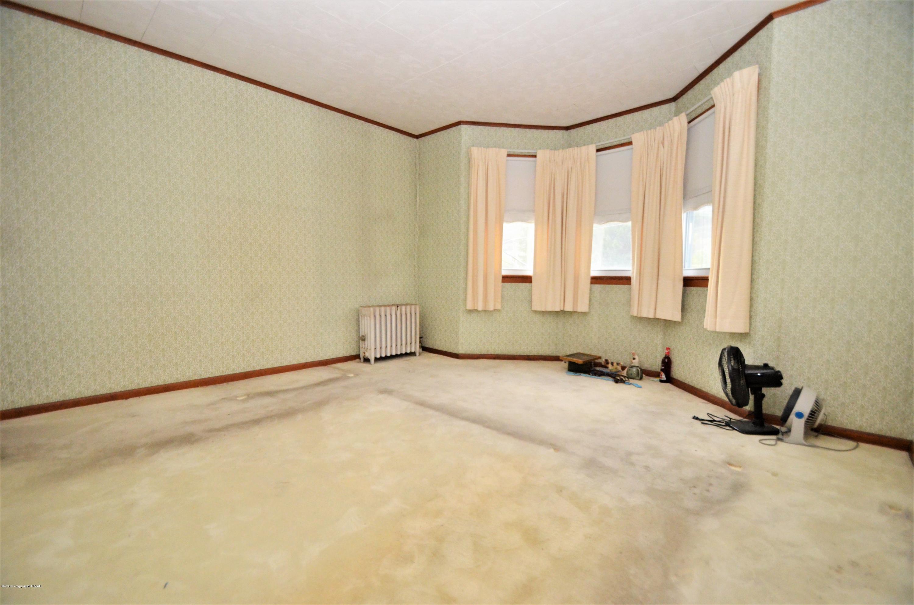 358 West Ridge Street Lansford, PA 18232 - Photo 10 of 12 10