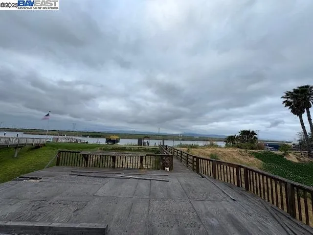 a view of outdoor space