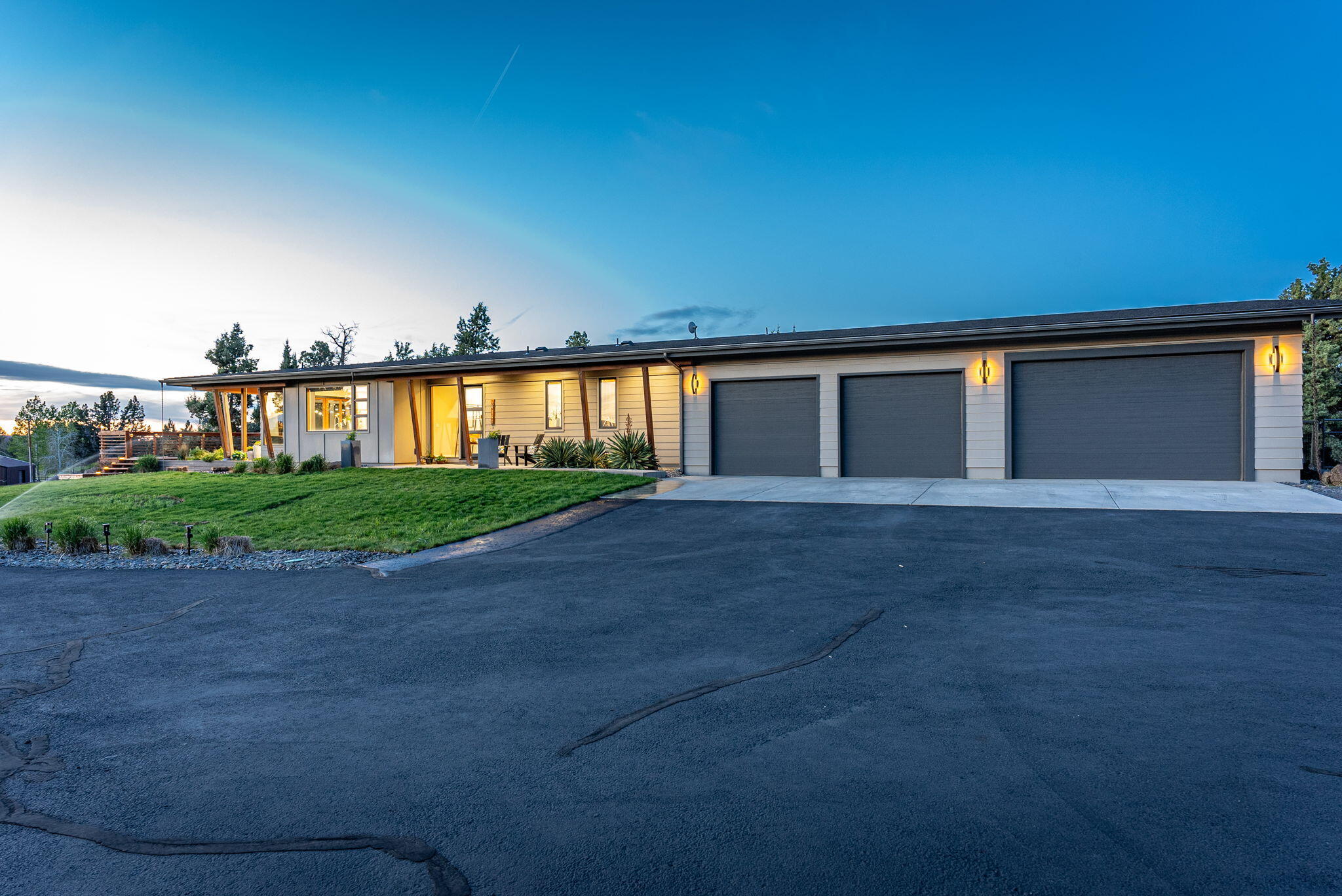 64144 Pioneer Loop Bend, OR 97701 - Photo 11 of 192 23-web-or-mls-Riley Visuals-23