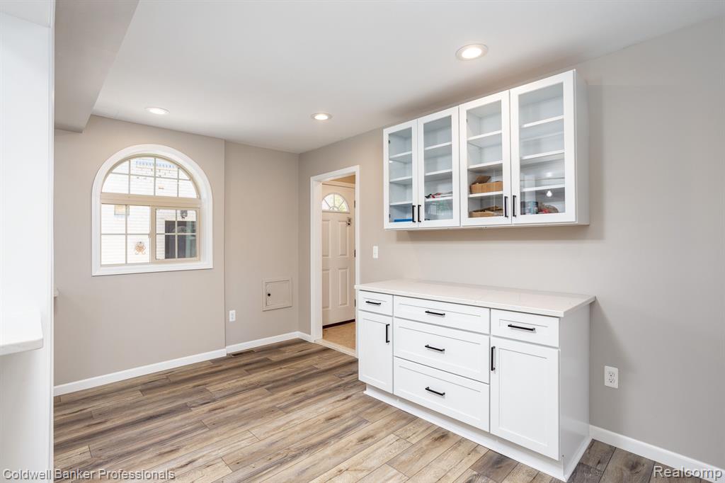 459 La Belle Road Grosse Pointe Farms, MI 48236 - Photo 12 of 29