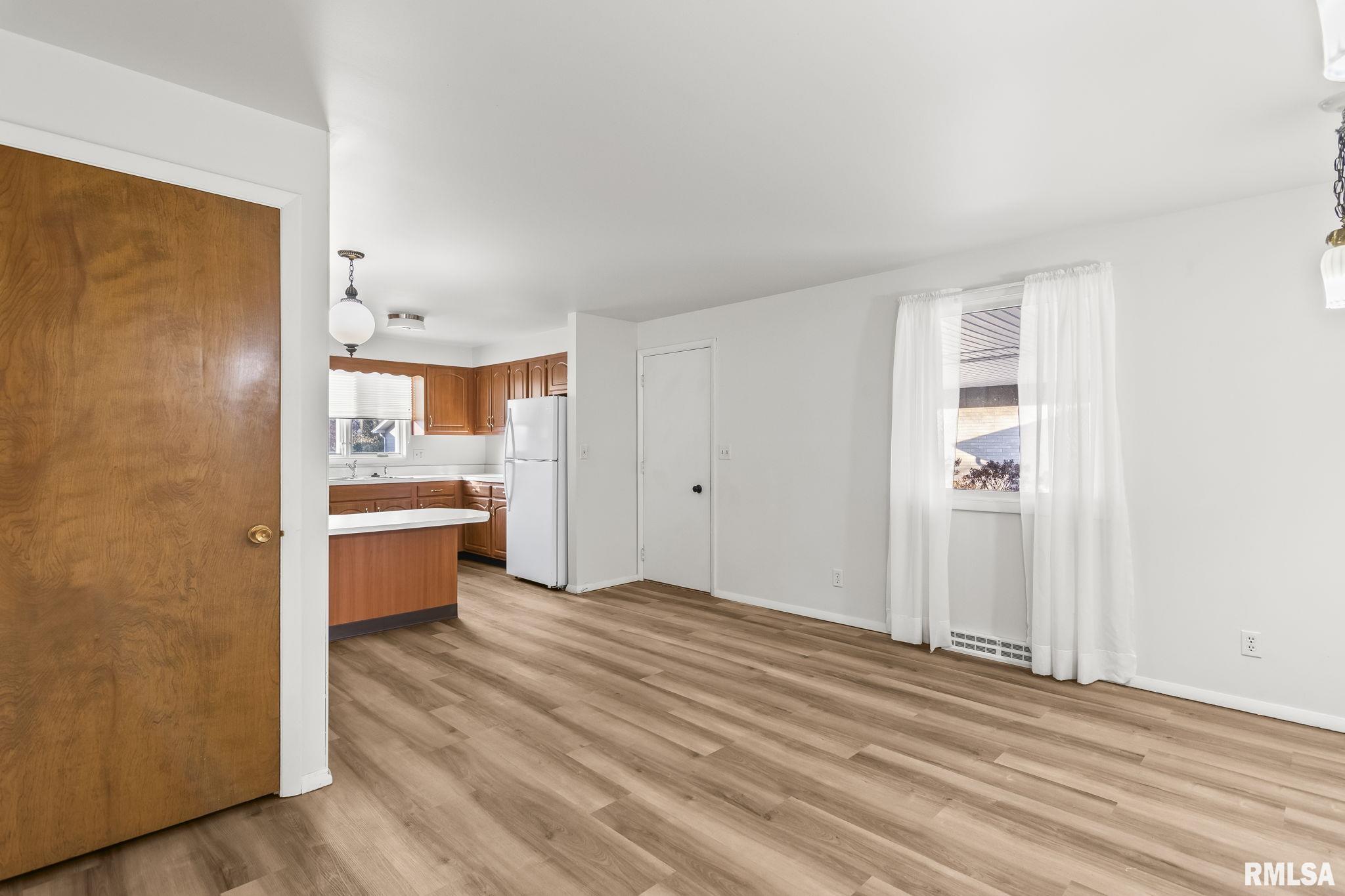 2337 Grinnell Drive Springfield, IL 62704 - Photo 12 of 39