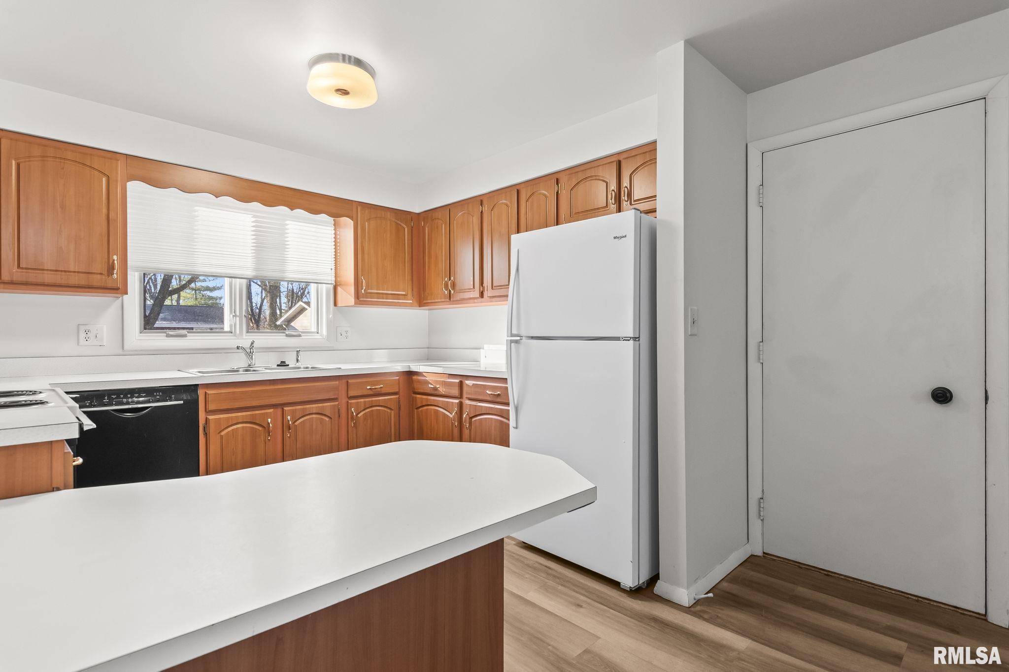 2337 Grinnell Drive Springfield, IL 62704 - Photo 16 of 39