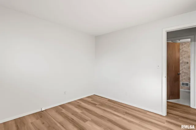 $199,900 | 2337 Grinnell Drive, Springfield, IL 62704