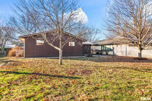 $199,900 | 2337 Grinnell Drive, Springfield, IL 62704