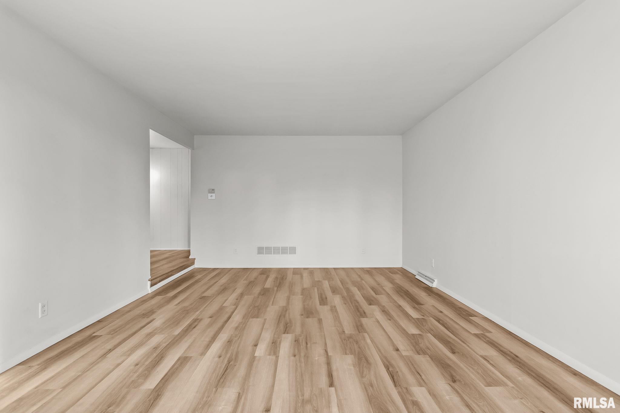 2337 Grinnell Drive Springfield, IL 62704 - Photo 7 of 39