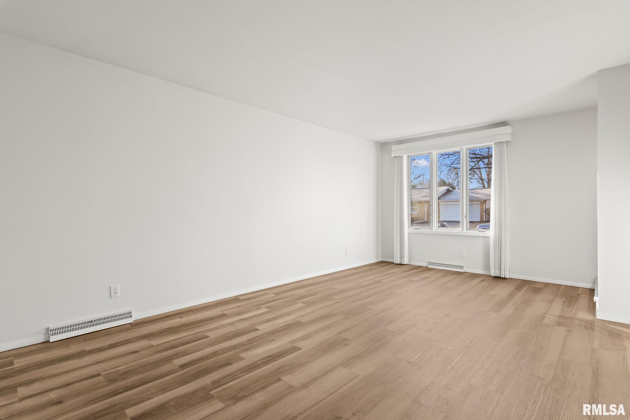 2337 Grinnell Drive Springfield, IL 62704 - Photo 8 of 39