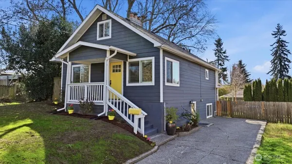 $750,000 | 1715 Southwest Trenton Street, Seattle, WA 98106