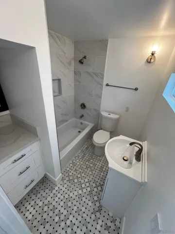 $1,998,000 | 525 South Freeman Street, Oceanside, CA 92054