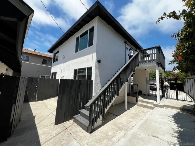 $1,998,000 | 525 South Freeman Street, Oceanside, CA 92054