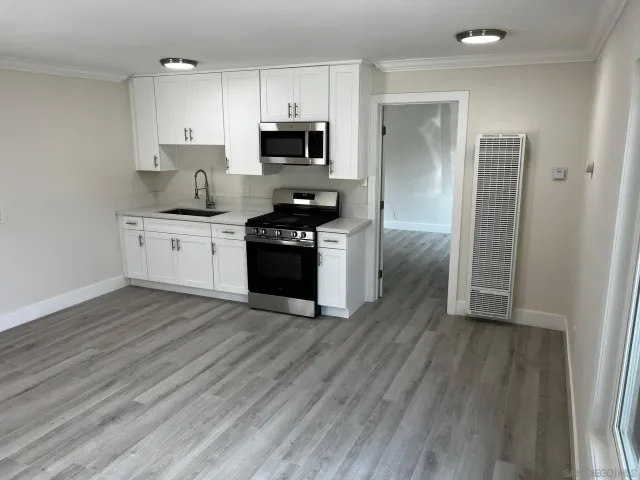 $1,998,000 | 525 South Freeman Street, Oceanside, CA 92054