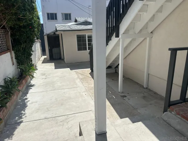 $1,998,000 | 525 South Freeman Street, Oceanside, CA 92054