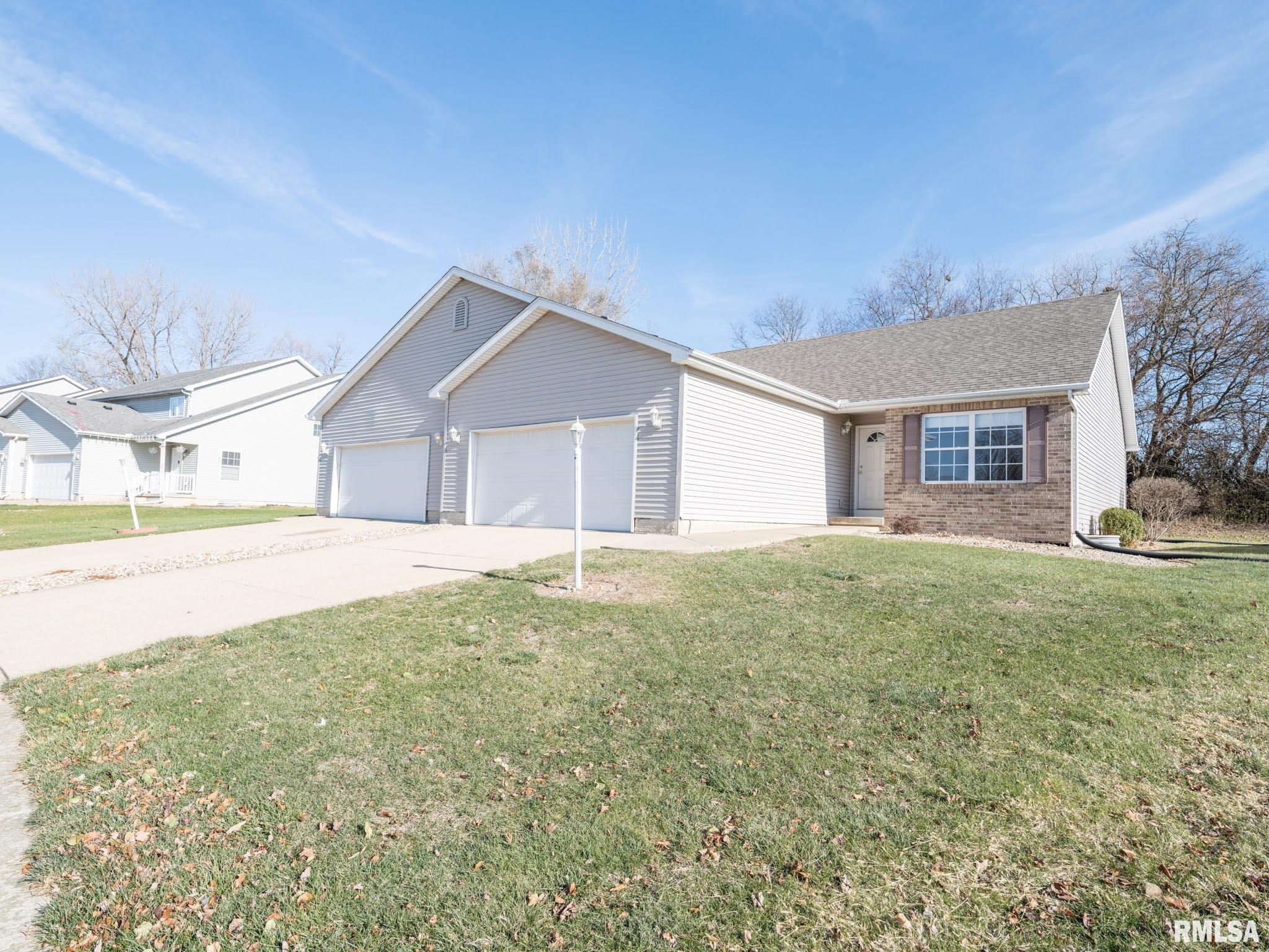 1628 West Geneva Road Peoria, IL 61615 - Photo 1 of 46 Gallery Image 1