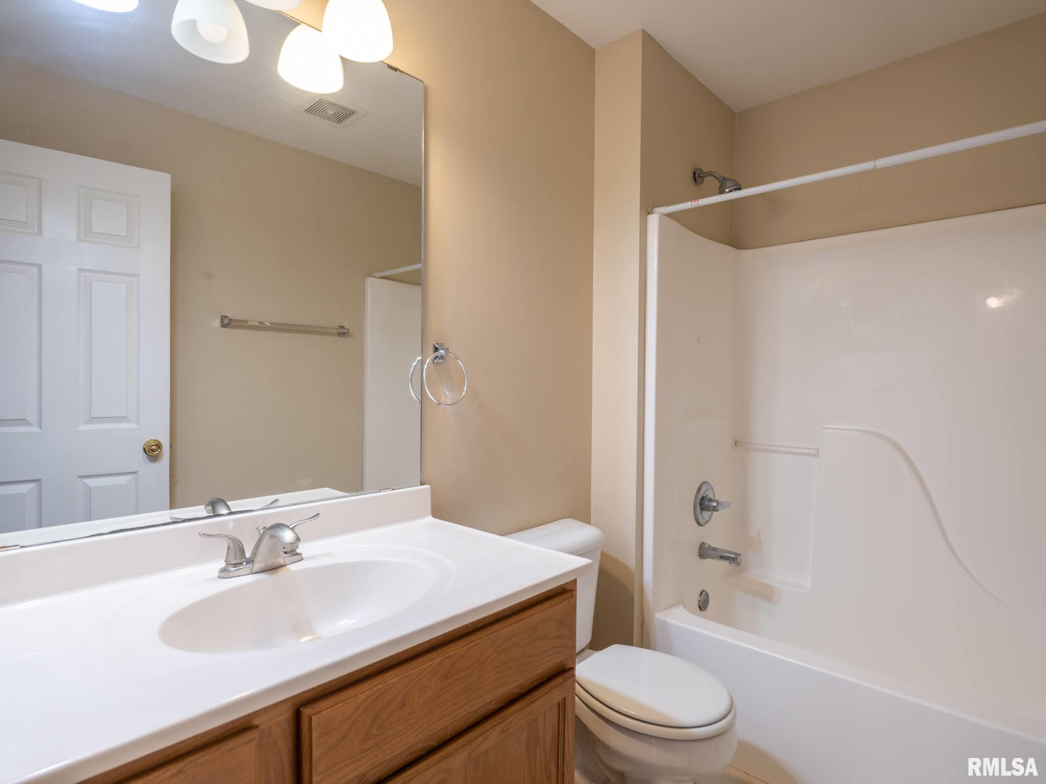 1628 West Geneva Road Peoria, IL 61615 - Photo 16 of 46 Gallery Image 16