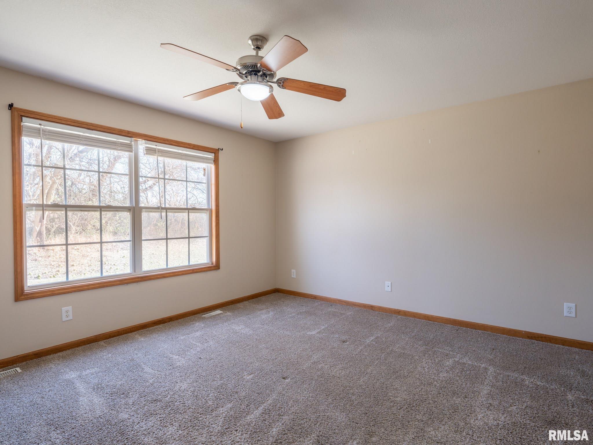 1628 West Geneva Road Peoria, IL 61615 - Photo 17 of 46 Gallery Image 17