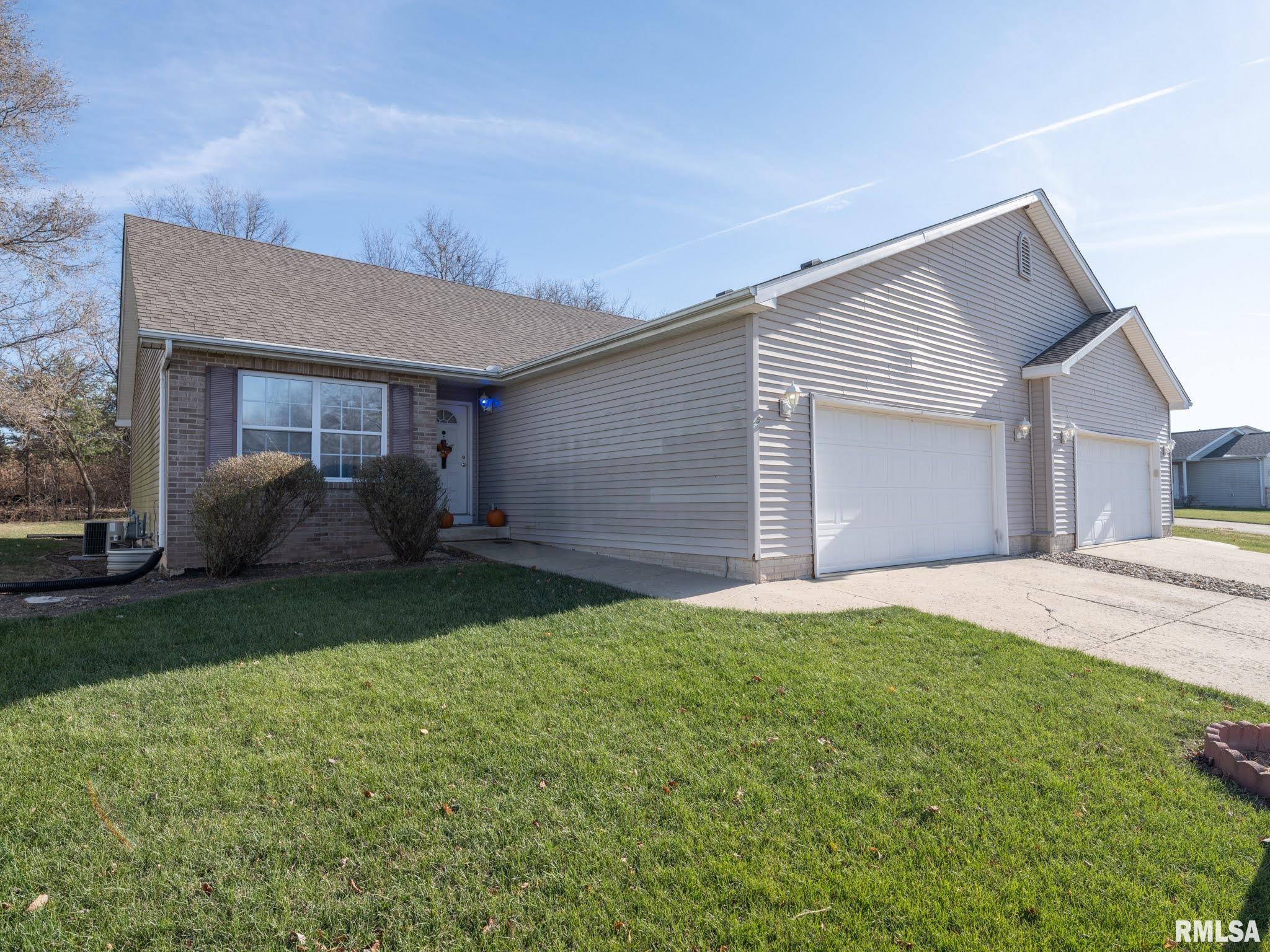 1628 West Geneva Road Peoria, IL 61615 - Photo 2 of 46 Gallery Image 2