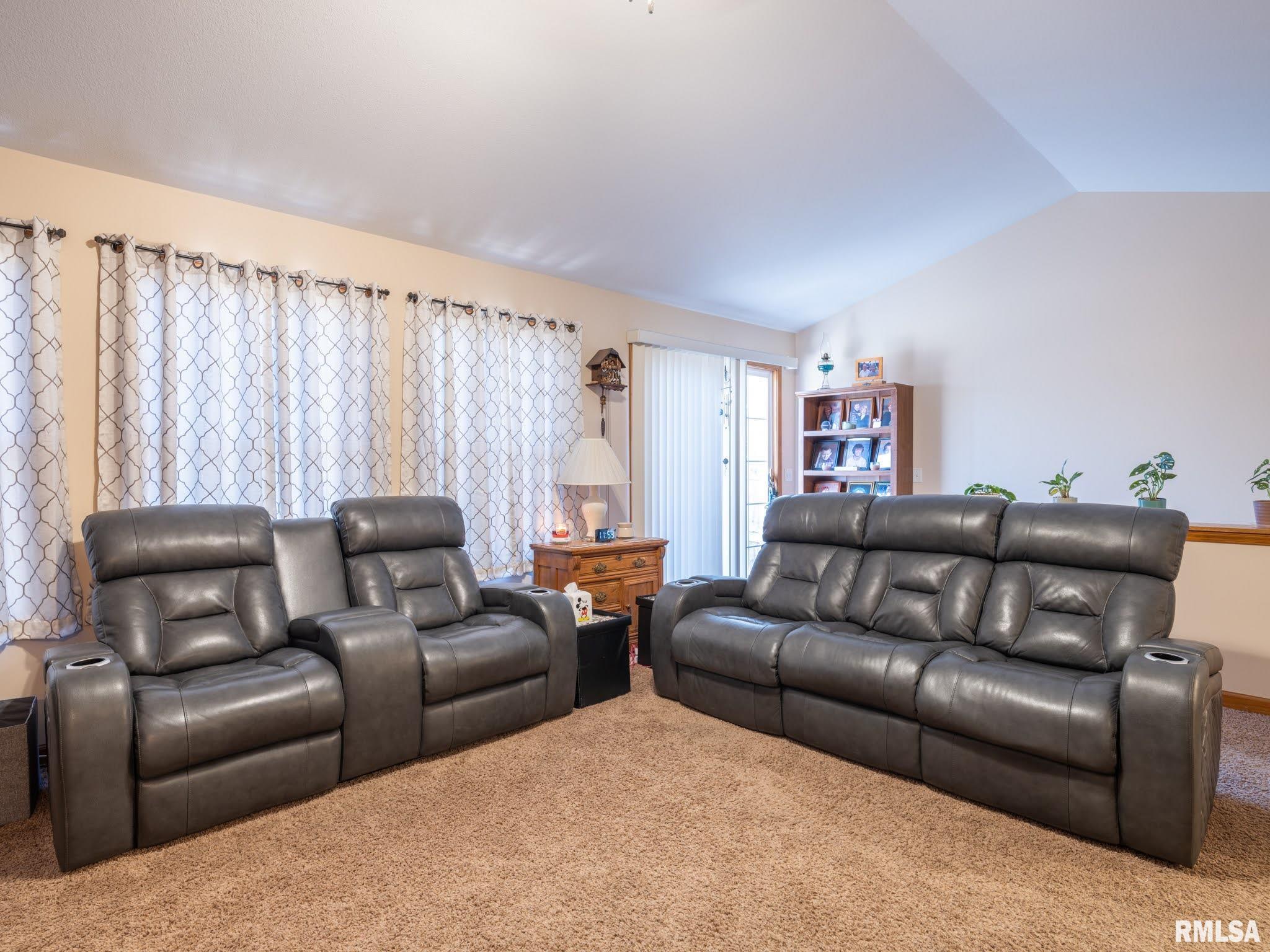 1628 West Geneva Road Peoria, IL 61615 - Photo 25 of 46 Gallery Image 25