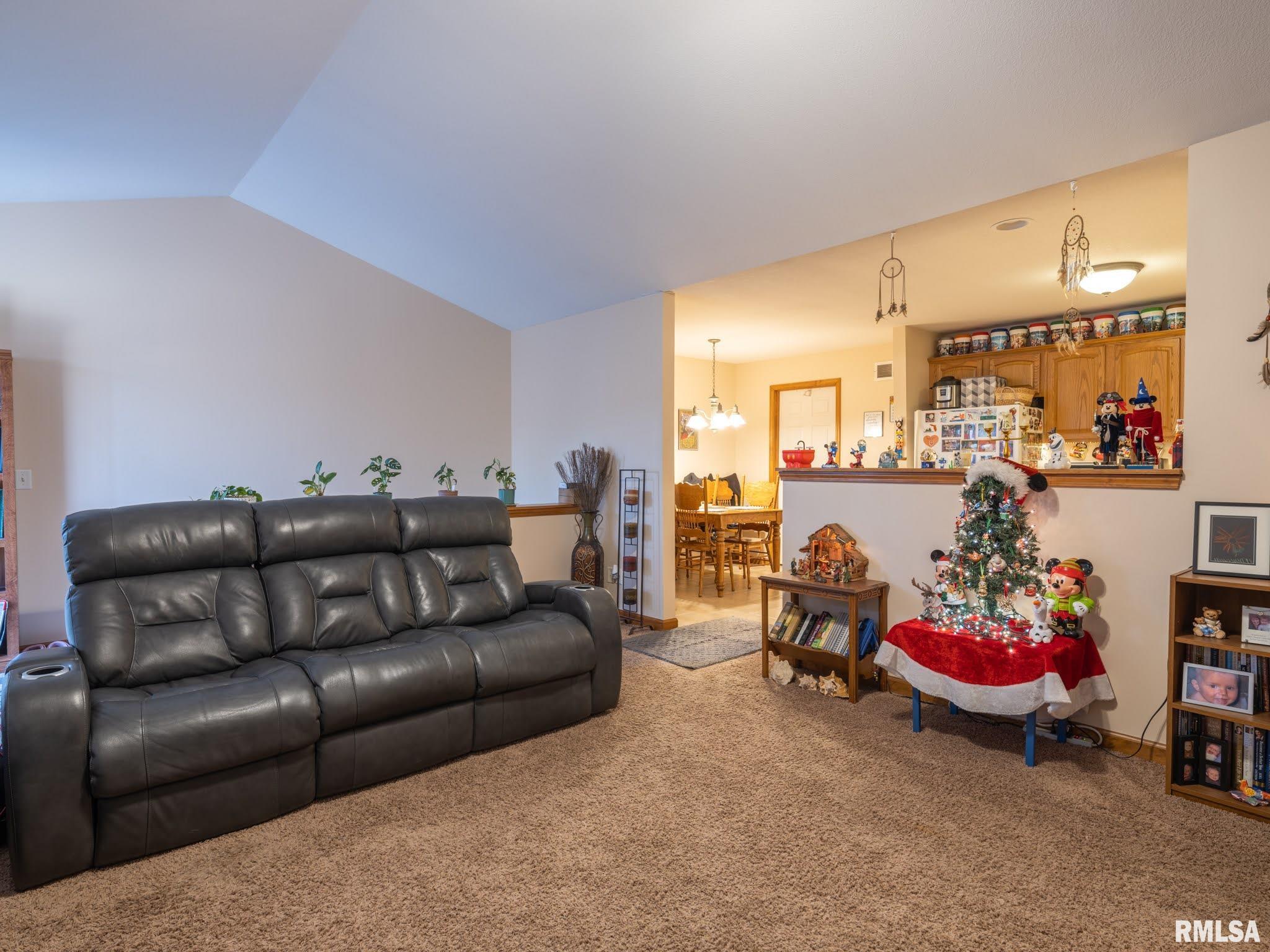 1628 West Geneva Road Peoria, IL 61615 - Photo 27 of 46 Gallery Image 27