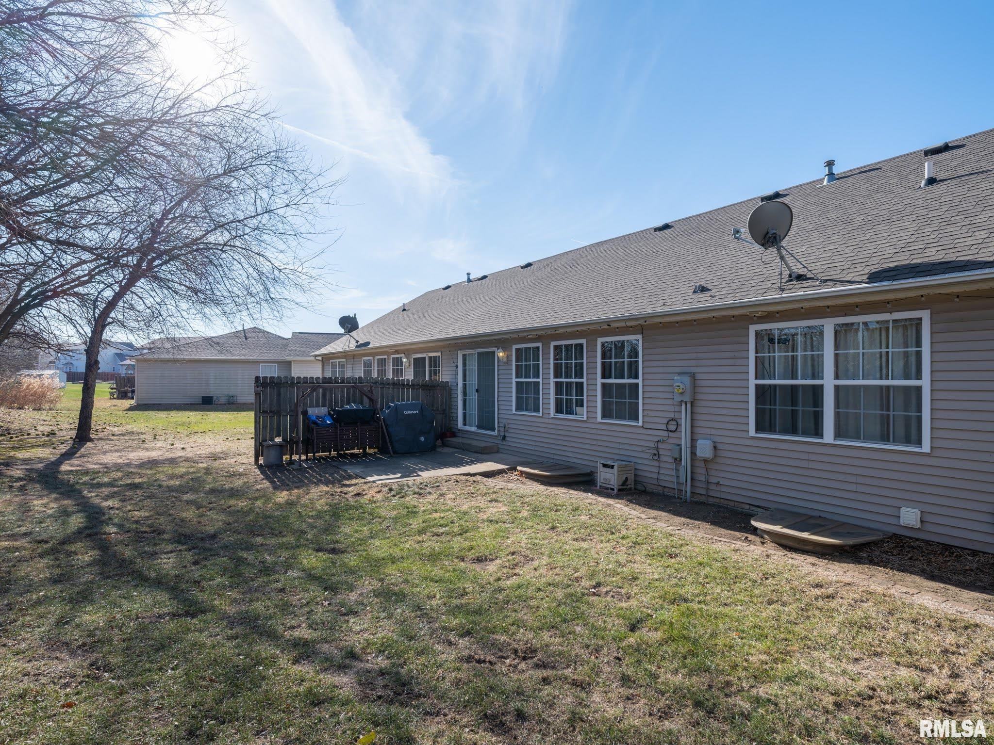 1628 West Geneva Road Peoria, IL 61615 - Photo 3 of 46 Gallery Image 3