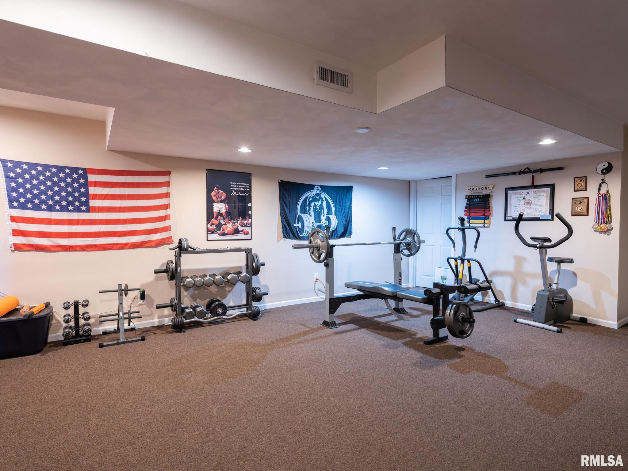 1628 West Geneva Road Peoria, IL 61615 - Photo 34 of 46 Gallery Image 34