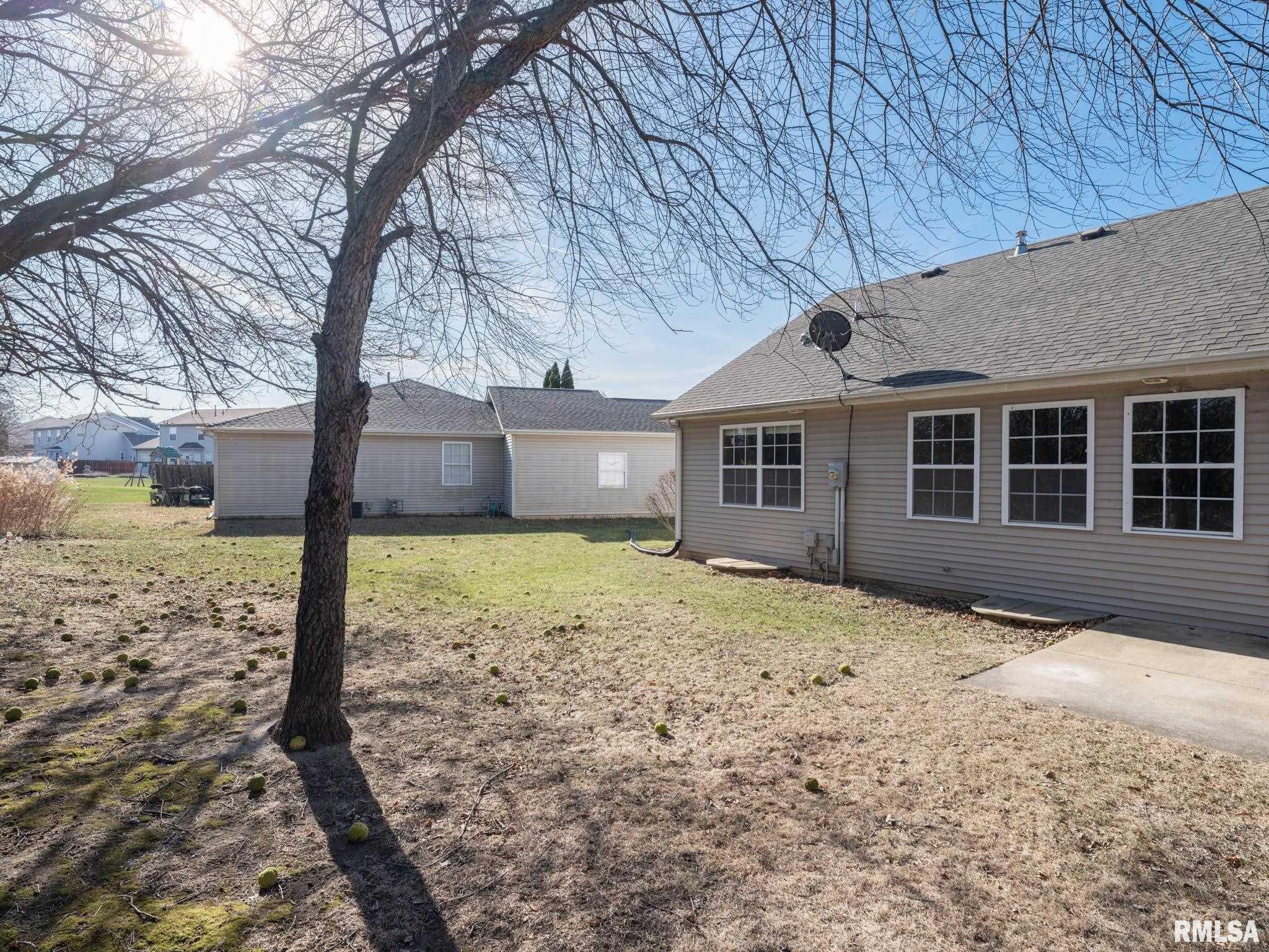 1628 West Geneva Road Peoria, IL 61615 - Photo 4 of 46 Gallery Image 4
