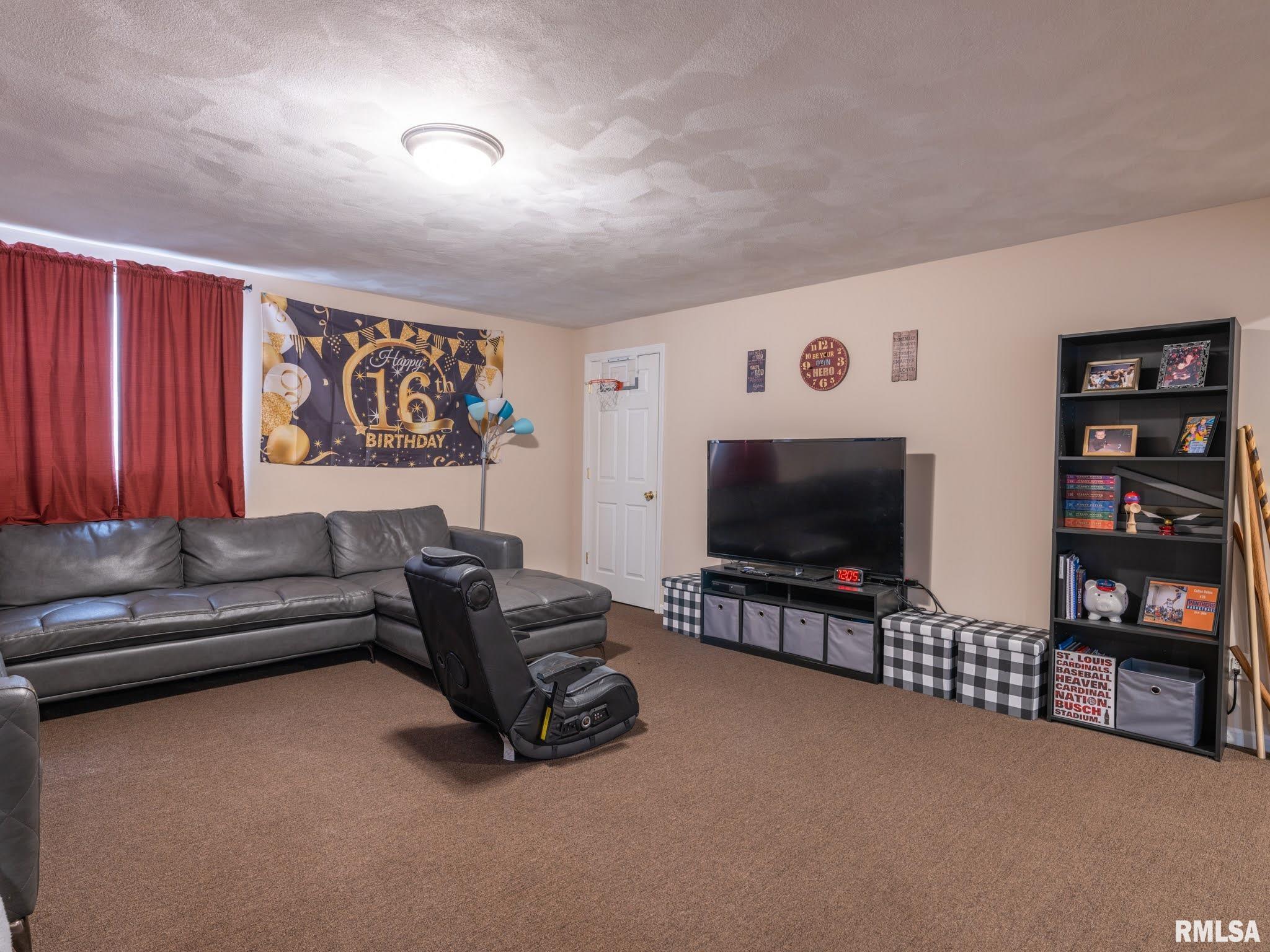 1628 West Geneva Road Peoria, IL 61615 - Photo 43 of 46 Gallery Image 43