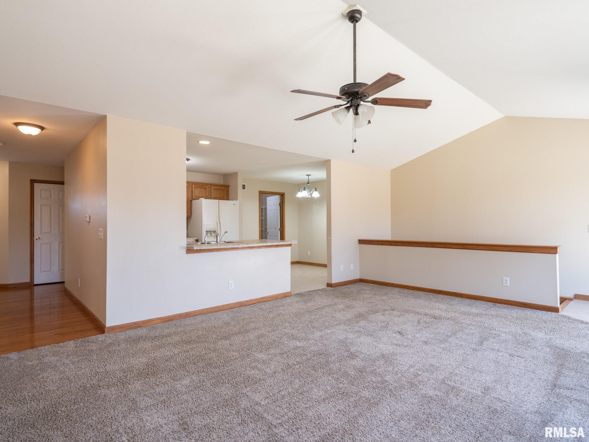1628 West Geneva Road Peoria, IL 61615 - Photo 6 of 46 Gallery Image 6