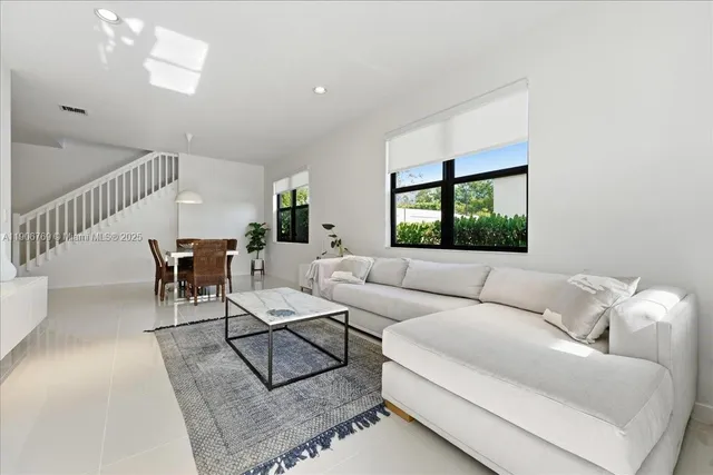 $1,239,000 | 617 Northeast 191st Street, Miami, FL 33179