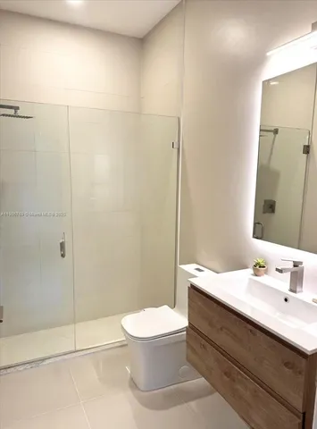 $1,239,000 | 617 Northeast 191st Street, Miami, FL 33179