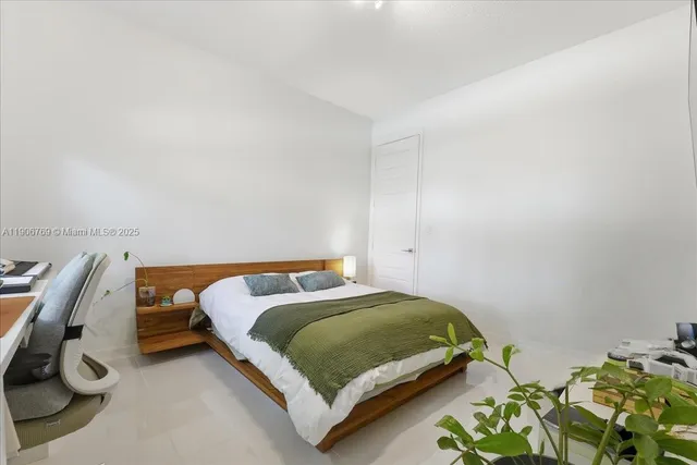 $1,239,000 | 617 Northeast 191st Street, Miami, FL 33179