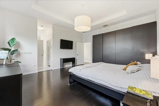 $1,239,000 | 617 Northeast 191st Street, Miami, FL 33179