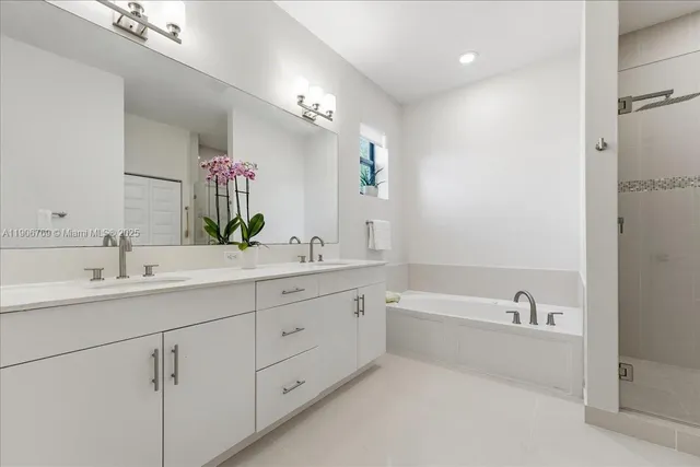 $1,239,000 | 617 Northeast 191st Street, Miami, FL 33179