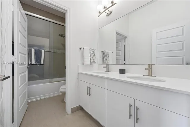 $1,239,000 | 617 Northeast 191st Street, Miami, FL 33179