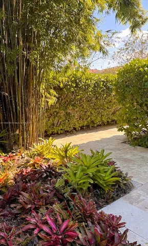 $1,239,000 | 617 Northeast 191st Street, Miami, FL 33179