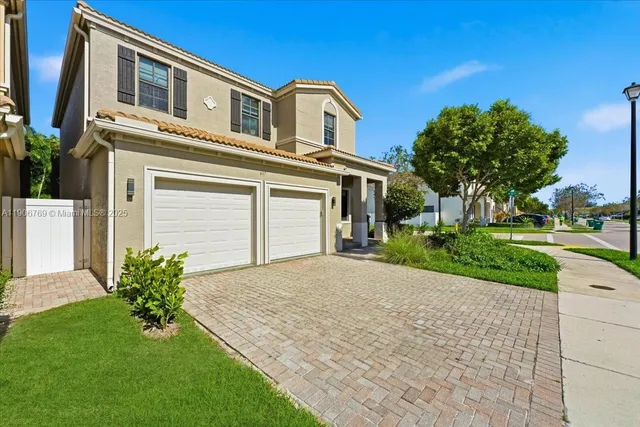 $1,239,000 | 617 Northeast 191st Street, Miami, FL 33179