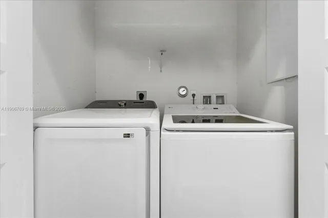 $1,239,000 | 617 Northeast 191st Street, Miami, FL 33179