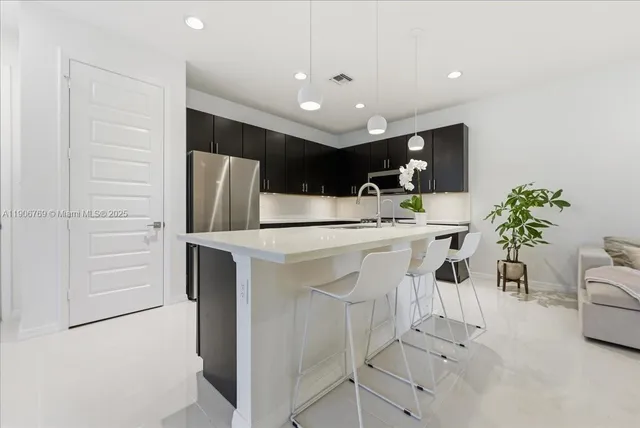 $1,239,000 | 617 Northeast 191st Street, Miami, FL 33179