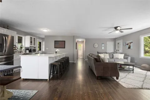 $669,950 | 1204 East 223rd Street, Cleveland, MO 64734