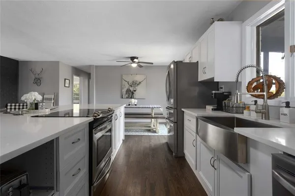 $664,950 | 1204 East 223rd Street, Cleveland, MO 64734