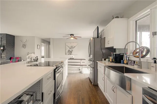 $699,950 | 1204 East 223rd Street, Cleveland, MO 64734