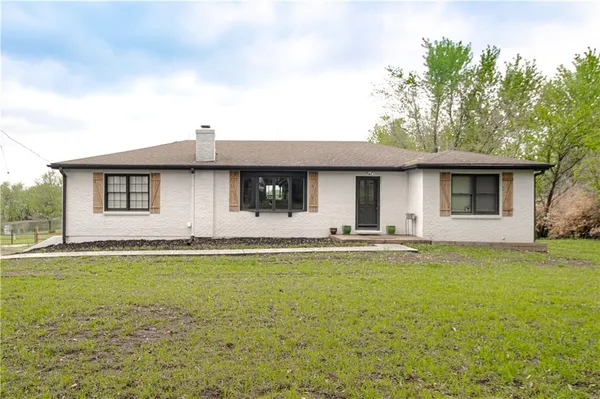 $664,950 | 1204 East 223rd Street, Cleveland, MO 64734