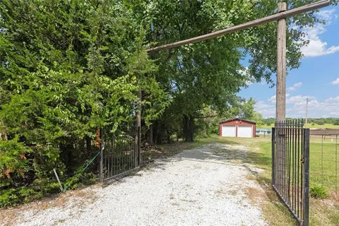 $669,950 | 1204 East 223rd Street, Cleveland, MO 64734