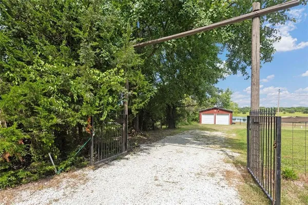 $664,950 | 1204 East 223rd Street, Cleveland, MO 64734