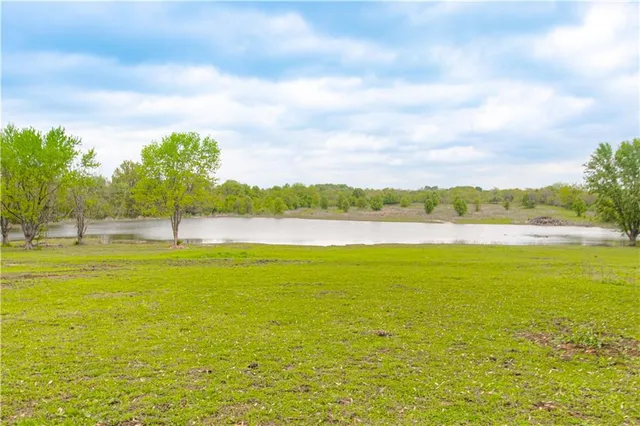 $699,950 | 1204 East 223rd Street, Cleveland, MO 64734