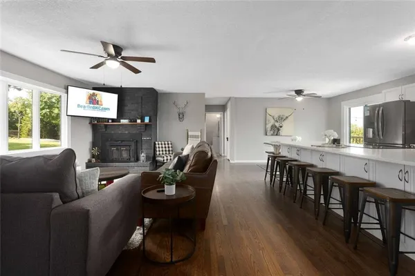 $664,950 | 1204 East 223rd Street, Cleveland, MO 64734