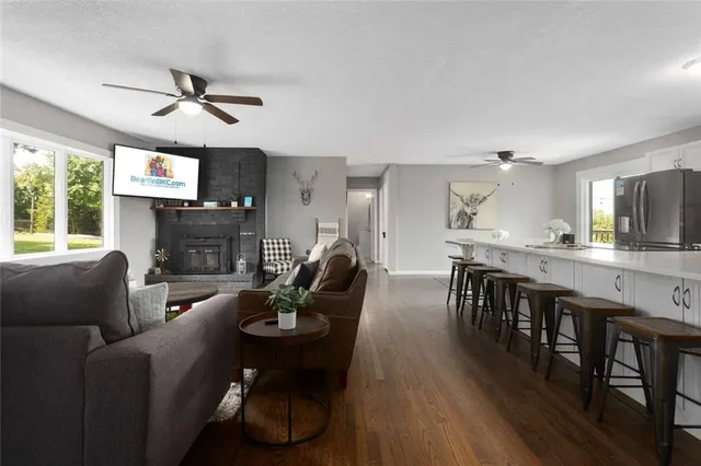 $714,950 | 1204 East 223rd Street, Cleveland, MO 64734