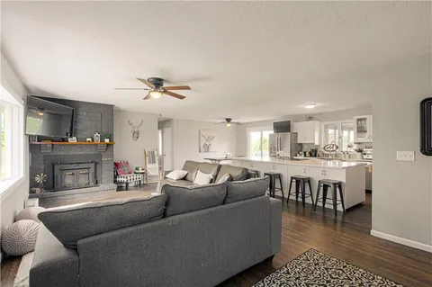 $669,950 | 1204 East 223rd Street, Cleveland, MO 64734