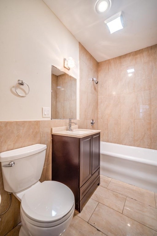 83-85 Thompson Street Springfield, MA 01109 - Photo 4 of 17