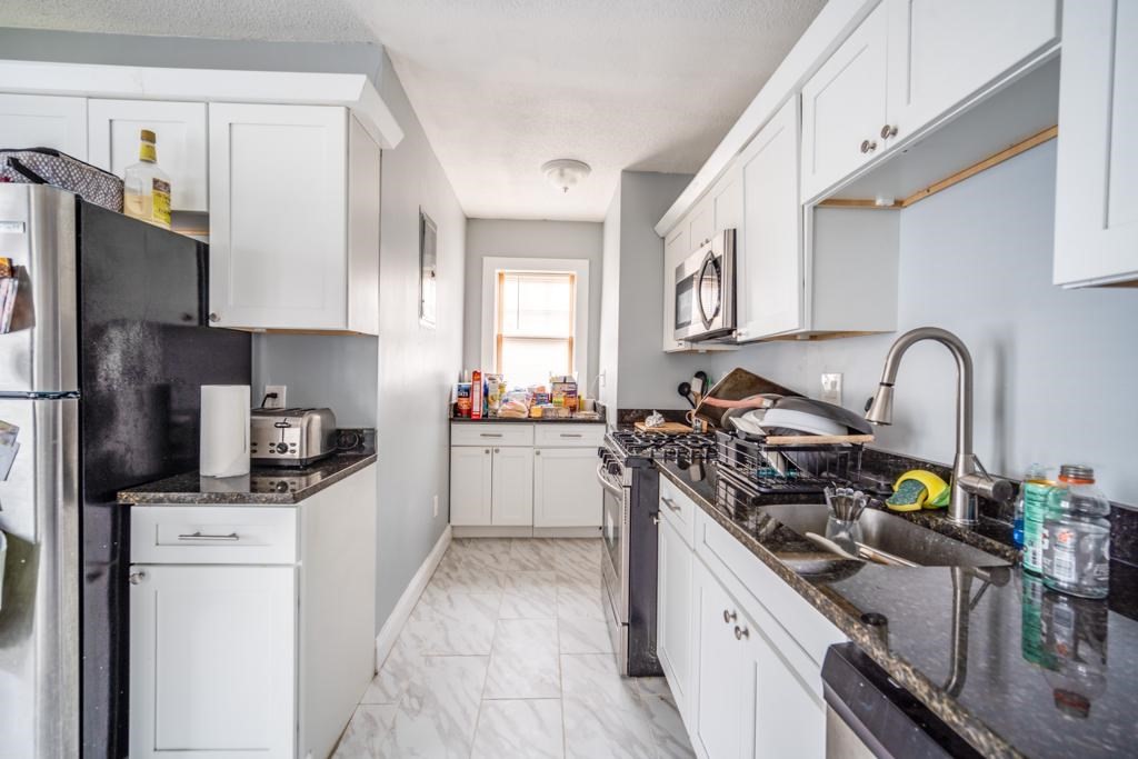 83-85 Thompson Street Springfield, MA 01109 - Photo 8 of 17