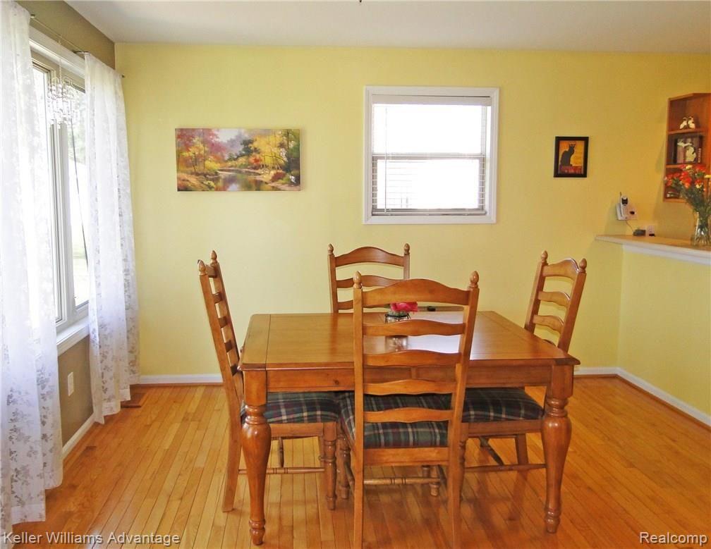 9088 McCall Road Grand Blanc, MI 48439 - Photo 5 of 18 Breakfast Room.jpg