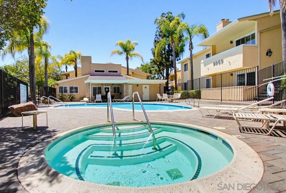9939 Erma Road, Unit 103 San Diego, CA 92131 - Photo 39 of 40